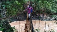 Miris,Jembatan Gantung Penghubung Dua Kabupaten  Sangat Memprihatinkan