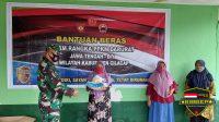 Koramil 17 Kecamatan Dayeuhluhur Memberikan Bantuan untuk Warga