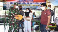 Wagub AAL Tinjau Serbuan Vaksinasi TNI AL di Kampung Nelayan Morokrembangan