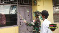 Bantu Pemerintah Cegah Penyebaran Covid-19 di Wilayah Perbatasan, Satgas Yonif 512/QY Semprot Disinfektan