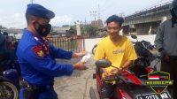 Giat Satpolair Polres Pandeglang Gencar Bagikan Masker Dan Sosialisasi Prokes