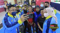 Lolos Ke Final, Atlet Muay Thai Banten Menangis Dipeluk Wagub