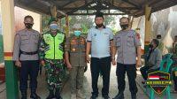Duet maut Kasie Humas Polsek Pandeglang Dengan Babinsa Amankan Pilkades Mandalawangi