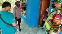 TNI & Polwan Polsek Menes Sosialisasi Pencegahan Penyebaran Virus Covid19 Ke Rumah-rumah Warga