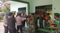 Personel Polsek Tapung Beri Surprise HUT TNI ke-76 Untuk Anggota Koramil 16 Tapung