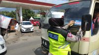 Ops Zebra , Polres Pandeglang Sosialisasi Dan Pasang Stiker Pada Kendaraan