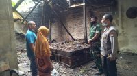 Kapolsek Banjar Mendatangi TKP Rumah Rusak Akibat Tertimpa Pohon