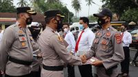 Kapolres Pandeglang Berikan Penghargaan Kepada Personil Berprestasi