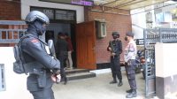 Jelang Perayaan Natal, Polres Kuningan Lakukan Sterilisasi Gereja