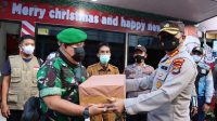 Kapolresta Bandar Lampung Bagikan Bingkisan kepada Personil Pos Pam Lilin Krakatau 2021