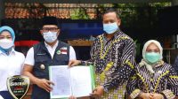 Ridwan Kamil,Serahkan Surat Tugas Tri Adhianto Menjadi PLT, Walikota Kota Bekasi