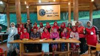 Arisan Silahturahmi,Ibu-ibu Pensiunan,Selenggarakan Dikafe Waw, Lamban Gunung