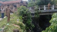 Masyarakat Hanura Dan Cilimus Meminta Pada Pemerintah Agar Segera Memperbaiki Jembatan Way Tabu