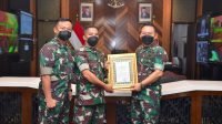 Lakukan Aksi Heroik, Serma Junaidi Dapat Penghargaan Dari Kasad