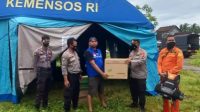 Peduli Korban Banjir, Kapolsek Salurkan Bantuan di Wilayah Kecamatan Labuan