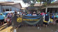 Natalia Rusli Bersama Master Trust Peduli Berbagi Kasih Kepada Korban Banjir Banten