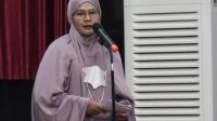 Shalat Tarawih Di Masjid Agung Indramayu Perdana Bagi Bupati Nina