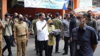 Presiden RI Tinjau Pasar Dan Berikan BLT Di Bogor