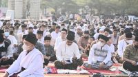 H Syaefudin Ketua DPRD Shalat Idul Fitri Bareng Ribuan Warga di Alun-alun Kota Indramayu
