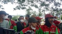 Aksi Petugas Kebersihan Kota Bandar Lampung Tuntut Gaji Tiga Bulan