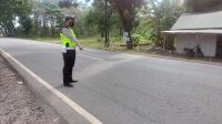 Satlantas Polres Tulang Bawang Olah TKP Kecelakaan Yang Akibatkan Dua Orang Luka-Luka