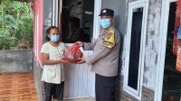 Polsek Ciampea Berikan Bantuan Sosial Kepada Warga Yang Kurang Mampu