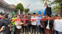 Dibangun Swadaya, Jalan Beton 1,5 Km di Pandeglang Diresmikan Andika Hazrumy