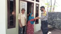 Bhayangkara Peduli, Polsek Ciawi Berikan Paket Sembako Kepada Jompo