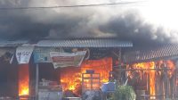 Dua Unit Ruko Hangus di Lalap si Jago Merah, Korban Alami Kerugian Rp 300 Juta