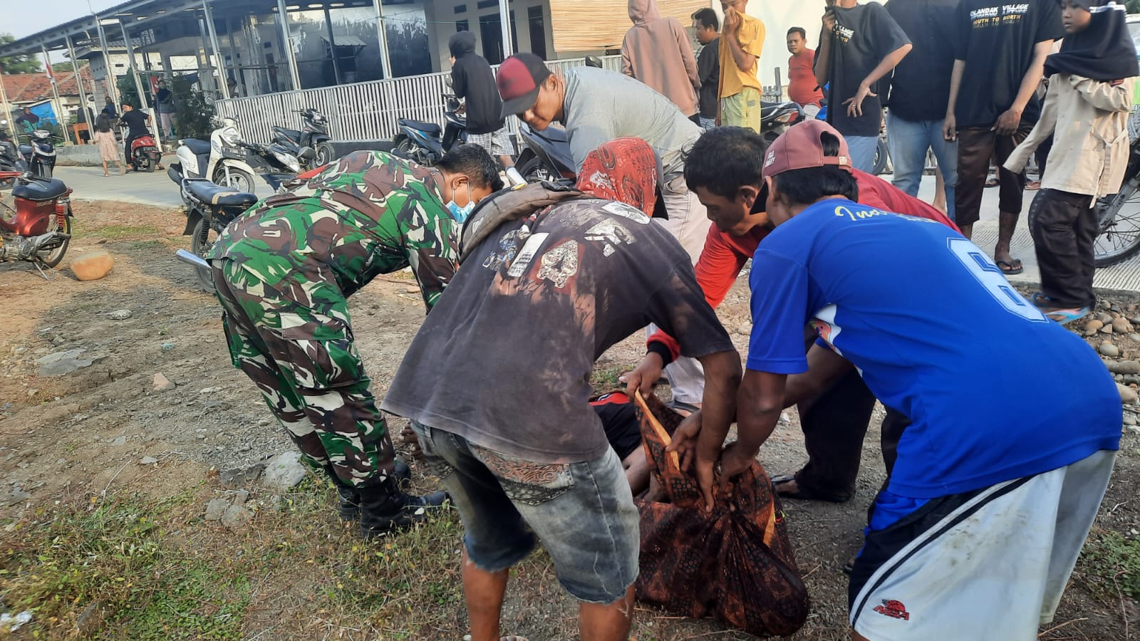 Mayat di Kolong Jembatan Gegerkan Warga Anjatan
