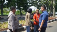 Sigap Kapolres Bogor Bantu Korban Kecelakaan Lalu Lintas di Jalan Raya Tegar Beriman