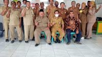 Pemcam Sukra Beri Arahan Administrasi Tata Desa di Sumuradem Timur
