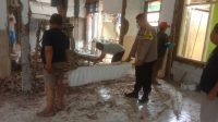 Polisi Turun Tangan Renovasi Mesjid Warga