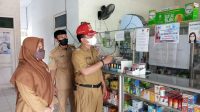 Camat Sukra Bersama Ka Puskesmas Sidak Apotek dan Toko Obat