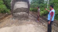 Masyarakat Nibung Resah Jalan Simpang SMA Sp7 Desa Sumber Makmur Rusak Parah