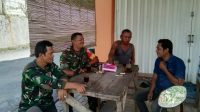 Tingkatkan Kamtibmas Di Wilayah, Babinsa Koramil 410-01/Panjang Sambangi Warga Laksanakan Komsos
