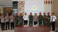 Hari Bhayangkara Ke 77, Lanal Lampung dan Yonif 9 Marinir Berikan Kejutan Kepada Polresta Bandar Lampung