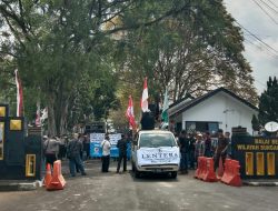 Tiga Aliansi Massa Geruduk Kantor BBWS Citanduy