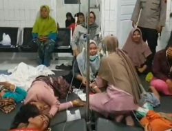 Makan Nasi Kotak,Warga Cisalak Keracunan