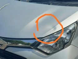 Senggol Motor,Mobilnya Diketok Helm,Pengendara Saling Lapor