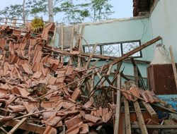 Atap Gedung SDN 2 Banjarharja Pangandaran Ambruk