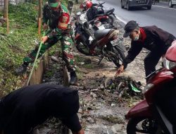 Babinsa Kodim 0410/KBL Laksanakan Gotong-royong Bersih Lingkungan