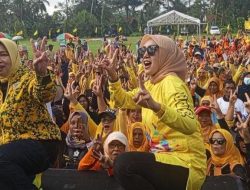 Ribuan Warga Cilacap Ramaikan Jalan Sehat Bareng Teti R Caleg DPR RI