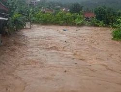Intensitas Hujan Tinggi, Air Sungai Cilopadang Cilacap Meluap
