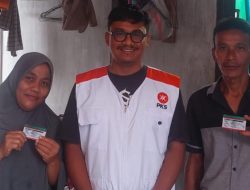 Bentuk Perhatian ke Masyarakat,Fajar Kurniawan Caleg PKS Bagikan BPJS