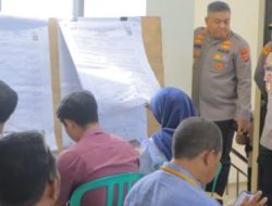 Kapolda Lampung Pantau Rapat Pleno Rekapitulasi Suara di PPK, Situasi Kondusif