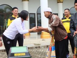 Kapolres Pesawaran Bareng Anggota Olahraga dan Opsih Masjid