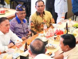 Abah Anton Dampingi Prabowo Makan Baso di Warung Mantan Kasad