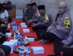Wujud Kepedulian, Kapolres Lampung Utara Bukber Bareng Para Tahanan