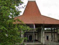 Misteri Kepala Desa Duwet, Ada Apa ??